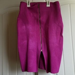 Bandage skirt with slit